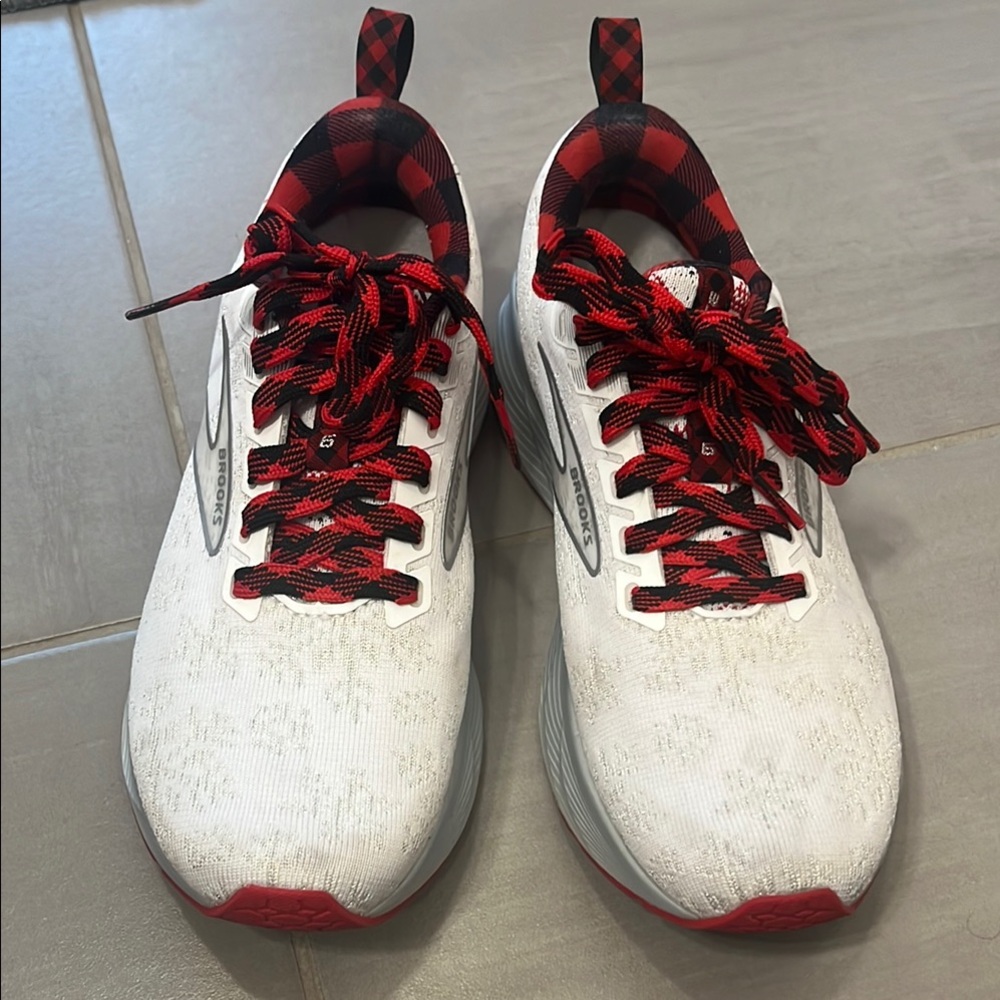 Brooks Run Merry Shoes